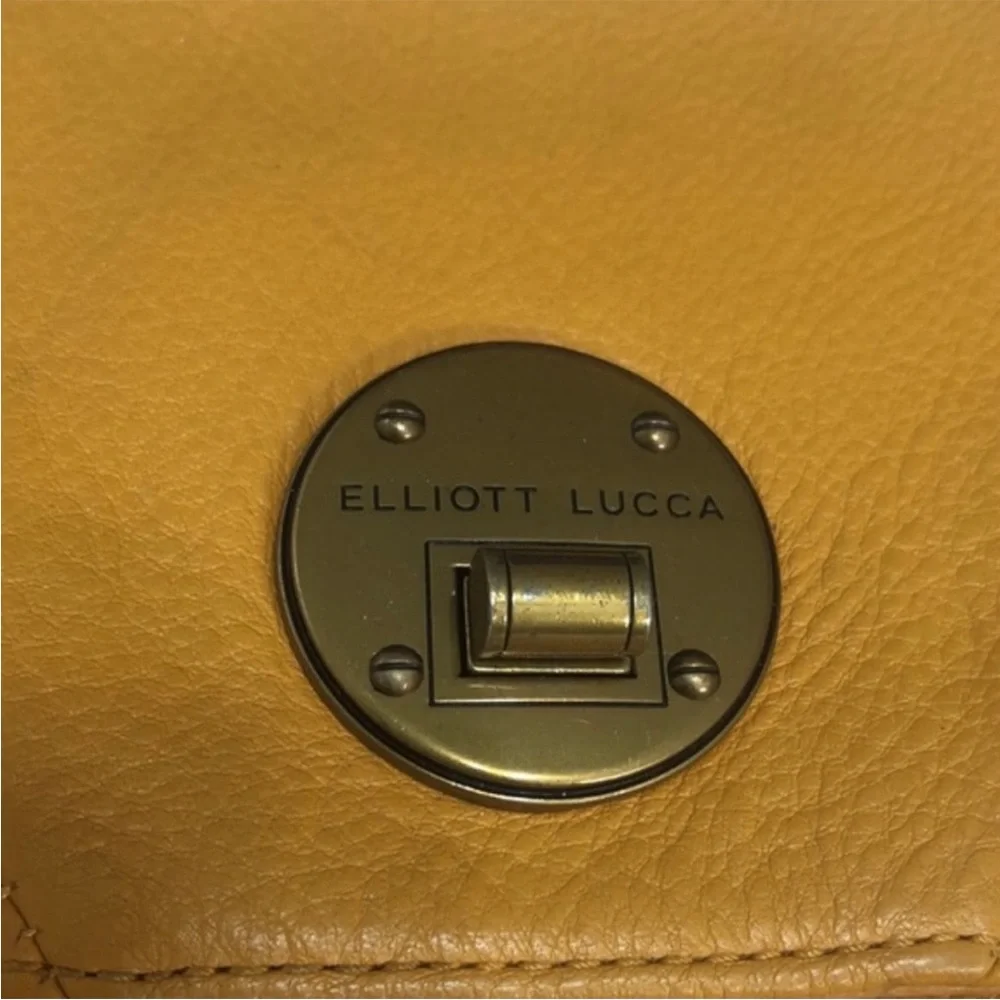 Elliott Lucca Clutch